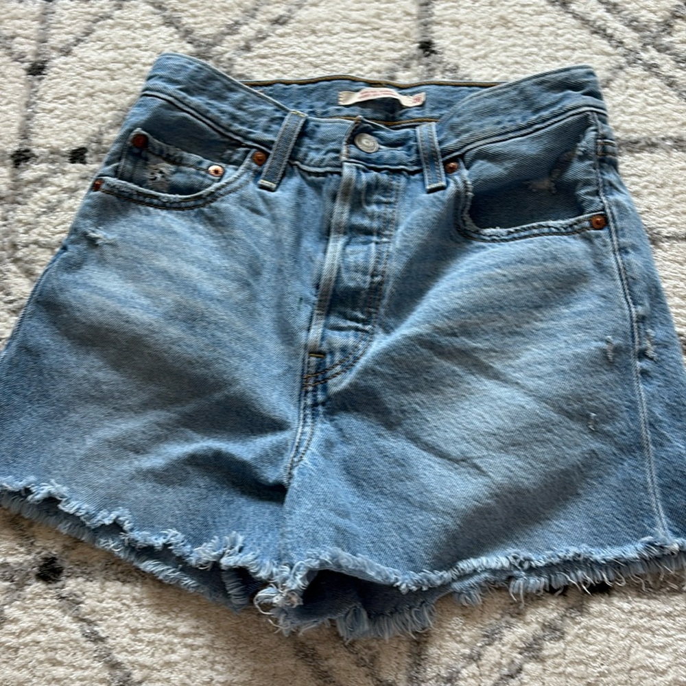 Levi’s ribcage Jean shorts
